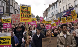 Liverpool'da hükümetin dijital kimlik kararı protesto edildi