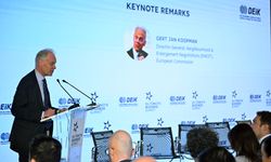 AB Komisyonu: Türkiye, bölgesel istikrara katkı sunan belirleyici bir aktördür