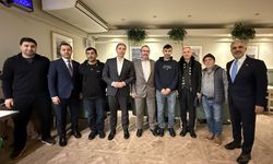 İrlanda Dublin'de Efkan Ala partililerle buluştu