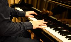 Görme engelli konservatuvar öğrencisinin hedefi piyanoyla dünyaya açılmak