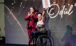 Milli para dansçı Yeliz Güllü, KKTC'de ödül aldı