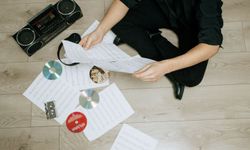 Müzisyen Murat Evgin, 'Pluribus' dizisinde hem sesi hem de aranjmanı ile yer aldı