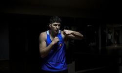 16 yaşında Avrupa şampiyonu olan milli boksörün gözü yükseklerde