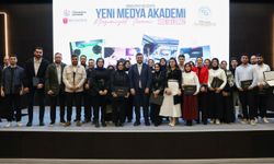 Arnavutköy Belediyesi Yeni Medya Akademi ilk mezunlarını verdi
