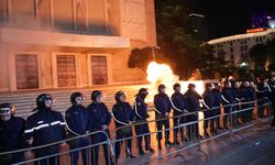 Arnavutluk'ta hükümet karşıtı protesto düzenlendi