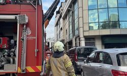 Ataşehir'de otelin çatı katında çıkan yangın söndürüldü
