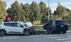 Aydın'da cip ile otomobilin çarpışması sonucu 3 kişi yaralandı