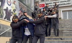 Bakırköy'de bir kişinin aracında öldürülmesine ilişkin yakalanan 12 zanlı adliyede