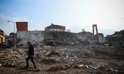 Balıkesir Sındırgı'da ağır hasarlı 814 bina yıkıldı