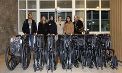 Balıkesir'de üniversite öğrencilerinden ihtiyaç sahiplerine tekerlekli sandalye desteği