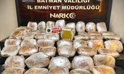 Batman'da otomobilin koltuklarına gizlenmiş 56 kilo 750 gram toz esrar ele geçirildi