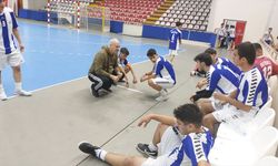 Beden eğitimi öğretmeni karı koca spor salonlarında birbirlerine rakip oluyor