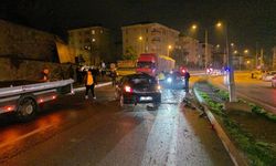 Bursa'da devrilen otomobildeki 3 kişi yaralandı