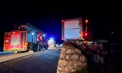 Çanakkale'de devrilen tırdaki 2 kişi yaralandı