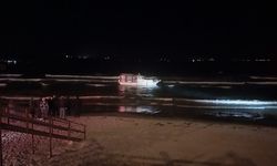 Çanakkale'de karaya oturan tekne kurtarıldı