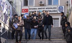 Çekmeköy'de bir polisin operasyonda şehit olmasına ilişkin yakalanan 5 zanlı adliyede