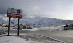 Denizli Kayak Merkezi'ne mevsimin ilk karı düştü