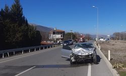 Denizli'de 2 otomobilin çarpıştığı kazada 1 kişi öldü, 1 kişi yaralandı