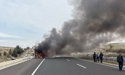 Eskişehir'de çıkan yangında yolcu otobüsü kullanılamaz hale geldi