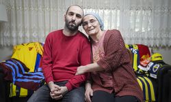 Fenerbahçe taraftarı otizmli gencin futbol sevgisi forma koleksiyonuna dönüştü