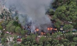 Fethiye'de kamp alanında çıkan yangına müdahale ediliyor