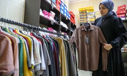 Gönüllü öğretmenler destek için yetim ve öksüz çocuklar ile hayırseverler arasında köprü oldu