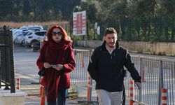 GÜNCELLEME - Sanatçı Gül Tut'un ölümüyle ilgili oğlu Tuğberk Yağız Gülter Yalova Adliyesinden ayrıldı