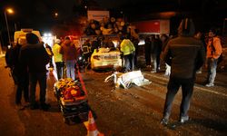 Kastamonu'da tıra çarpan otomobildeki 1 kişi öldü, 2 kişi yaralandı