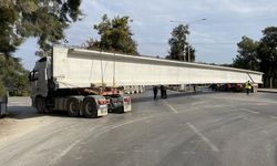 Mersin'de tekeri kopan tır nedeniyle yol ulaşıma kapandı