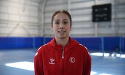 Milli badmintoncu Özge'nin hedefi Türkiye'ye yeni madalyalar kazandırmak