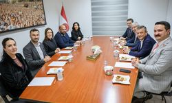 Özgür Özel, KKTC Cumhurbaşkanlığı Senfoni Orkestrası'nın yeni yıl konseri için Lefkoşa'ya gitti