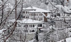 Safranbolu'da tarihi konaklar karla kaplandı