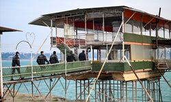 Seyhan Baraj Gölü kıyısındaki kaçak yapıların tahliyesi sırasında gerginlik yaşandı