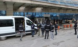 Siirt merkezli 'resmi belgede sahtecilik' ve 'rüşvet' soruşturmasında gözaltına alınan 30 şüpheli adliyede