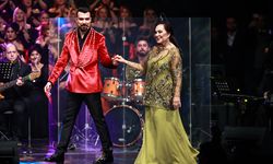 Sinemanın usta ismi Türkan Şoray 'İyilik Korosu' ile sahneye çıktı