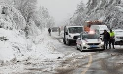 Sinop'ta kar ve şiddetli rüzgar etkili oluyor
