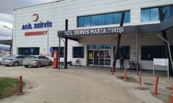 Sinop'ta kereste atölyesinde hızar makinesine kolunu kaptıran işçi ağır yaralandı