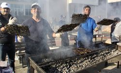 Sinop'ta şenlikte katılımcılara 1 ton hamsi ikram edildi