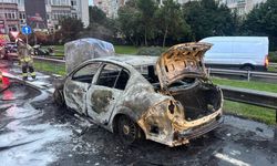 Şişli'de seyir halindeki araçta çıkan yangın trafiği aksattı