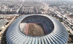 Suriye'de devrik rejimin askeri üsse dönüştürdüğü Halep Stadı futbol dünyasına yeniden kazandırılacak
