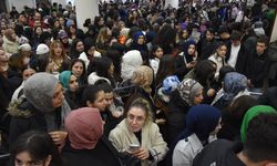 'Taşacak Bu Deniz' dizisi oyuncuları Trabzon Film Festivali'nde seyircileriyle buluştu