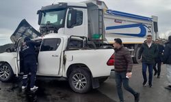 Tokat'ta kamyon ile kamyonetin çarpıştığı kazada 1 kişi öldü, 1 kişi yaralandı