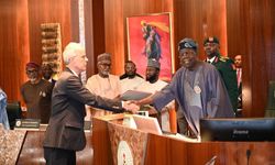 Türkiye'nin Abuja Büyükelçisi Mehmet Poroy güven mektubunu sundu