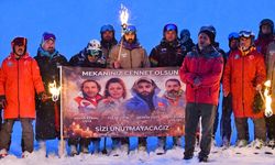 Uludağ'daki otel yangınında hayatını kaybeden Sarıkamışlı kayakçılar meşaleli kayakla anıldı