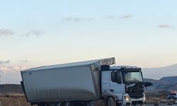 Van'da zincirleme trafik kazasında 3 kişi yaralandı