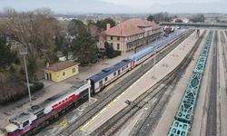 Yeni sezonun ilk seferine çıkan Turistik Doğu Ekspresi Erzincan'a ulaştı