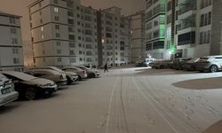 Yozgat'ta kar yağışı etkili oluyor