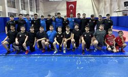 Yozgat'ta yeni şampiyon güreşçiler yetişiyor