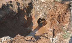 Adana'da içme suyu borusu patladı; 3 mahalle sular altında kaldı, yol çöktü / Ek fotoğraflar