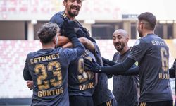 Aliağa FK'da kupa sevinci